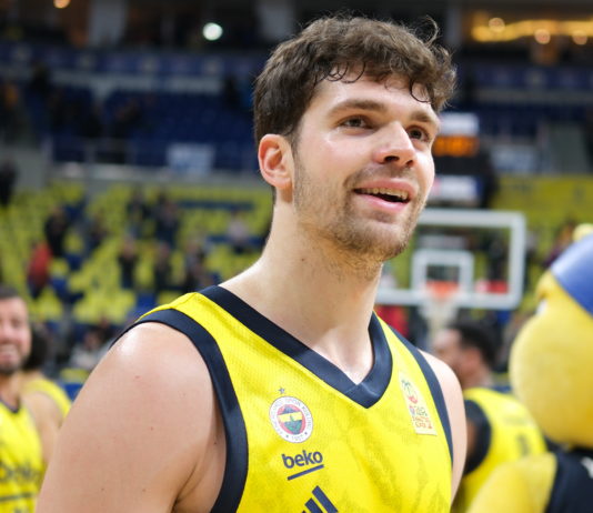Tarık Biberovic: “Fenerbahçe’nin bana verdiği hayatı hayal bile edemezdim” Tarık Biberovic